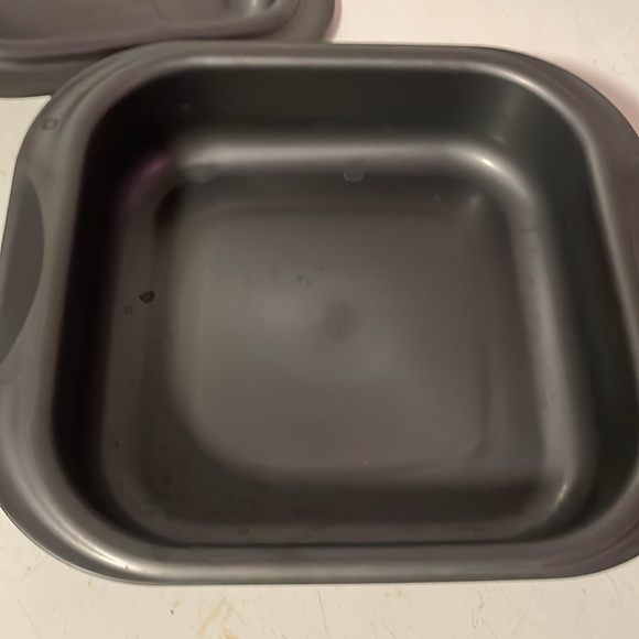 Tupperware Ultra Pro Square Baking dish and Thirty-One carrier - Picture 2 of 10